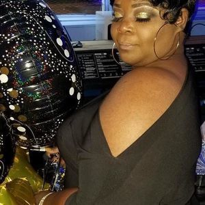 Meet your Posher, Iris